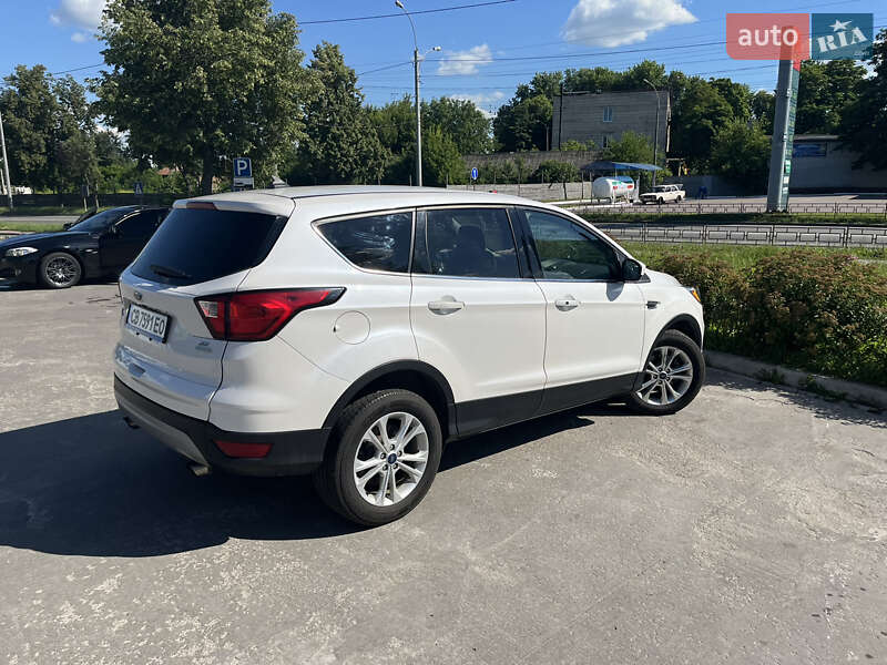 Позашляховик / Кросовер Ford Escape 2019 в Чернігові