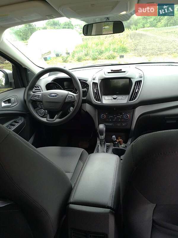 Внедорожник / Кроссовер Ford Escape 2017 в Золотоноше