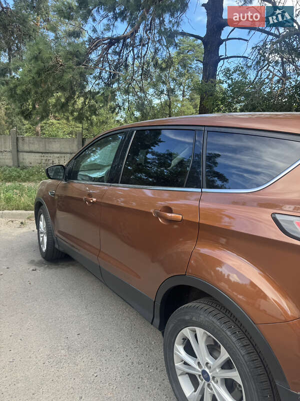 Позашляховик / Кросовер Ford Escape 2016 в Києві