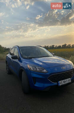 Внедорожник / Кроссовер Ford Escape 2021 в 