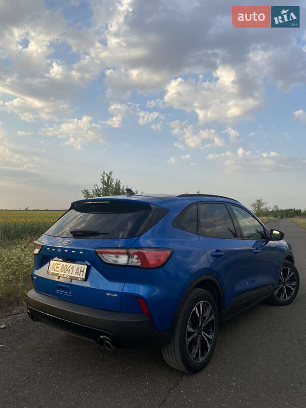 Внедорожник / Кроссовер Ford Escape 2021 в Кривом Роге