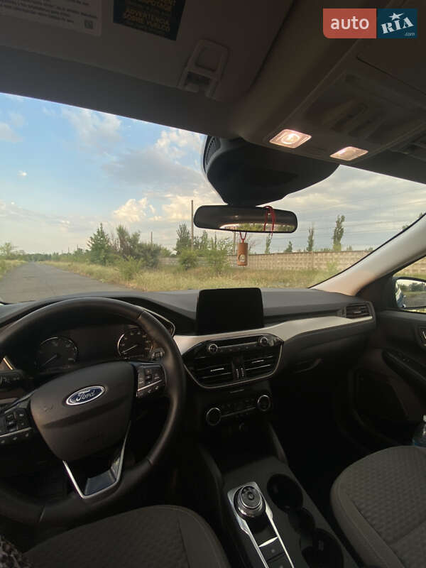 Внедорожник / Кроссовер Ford Escape 2021 в Кривом Роге