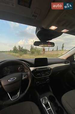 Внедорожник / Кроссовер Ford Escape 2021 в 