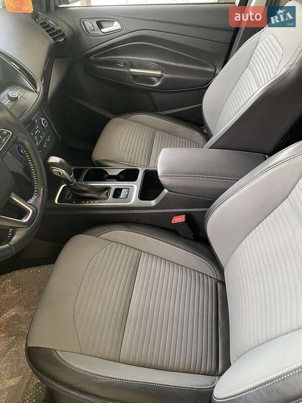 Внедорожник / Кроссовер Ford Escape 2019 в Полонном