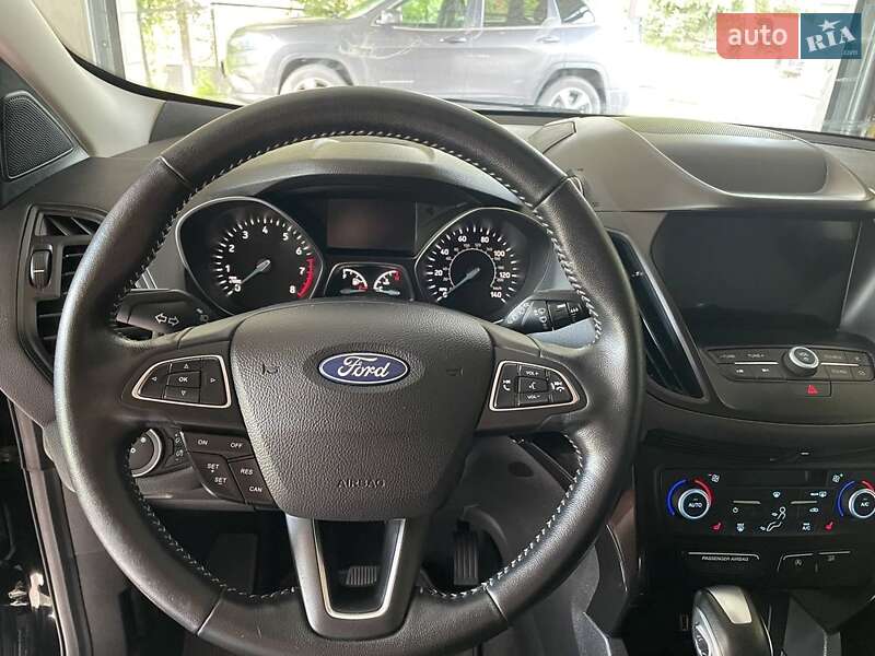Внедорожник / Кроссовер Ford Escape 2019 в Полонном