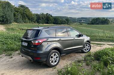 Позашляховик / Кросовер Ford Escape 2017 в Чернівцях