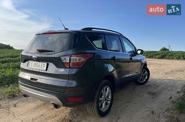 Позашляховик / Кросовер Ford Escape 2017 в Чернівцях