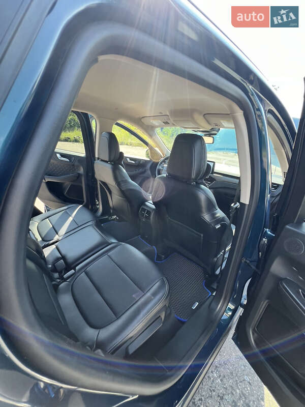 Внедорожник / Кроссовер Ford Escape 2020 в Волочиске