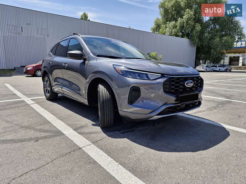Внедорожник / Кроссовер Ford Escape 2023 в Полтаве