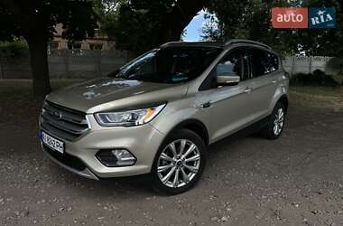 Внедорожник / Кроссовер Ford Escape 2017 в 