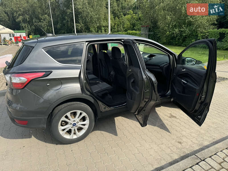 Внедорожник / Кроссовер Ford Escape 2016 в Ровно