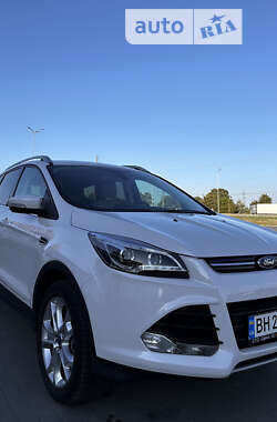 Внедорожник / Кроссовер Ford Escape 2015 в 