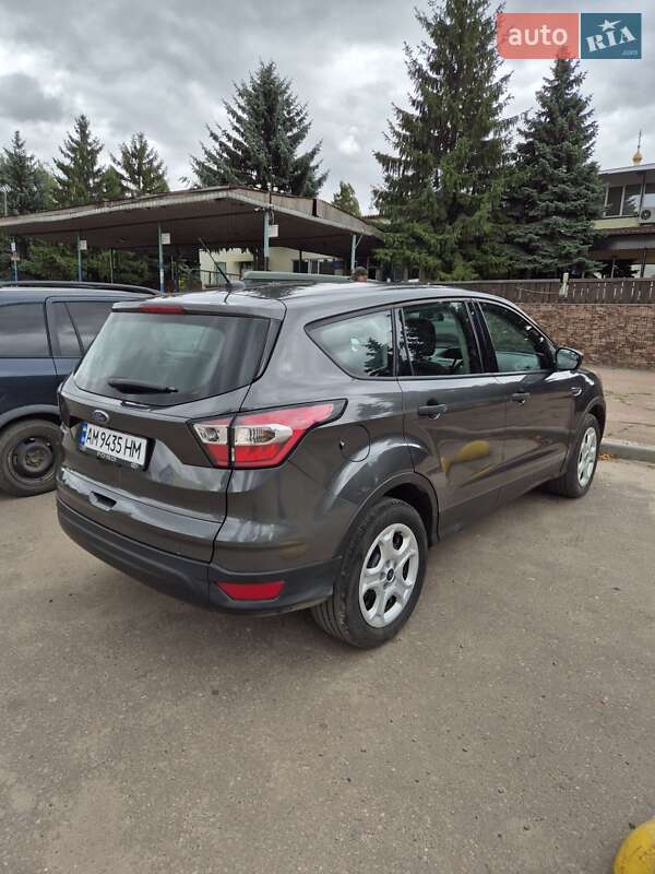 Внедорожник / Кроссовер Ford Escape 2016 в Житомире