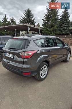 Внедорожник / Кроссовер Ford Escape 2016 в 