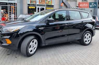 Внедорожник / Кроссовер Ford Escape 2018 в 