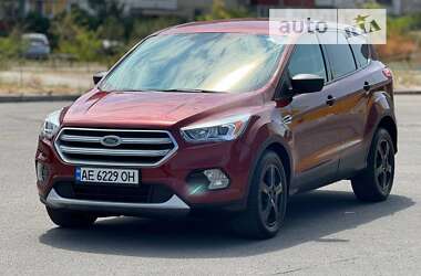 Внедорожник / Кроссовер Ford Escape 2015 в Запорожье