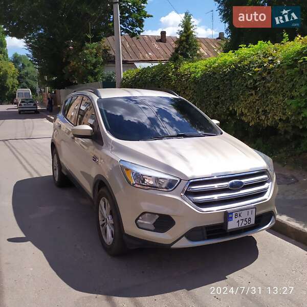Внедорожник / Кроссовер Ford Escape 2017 в Ровно