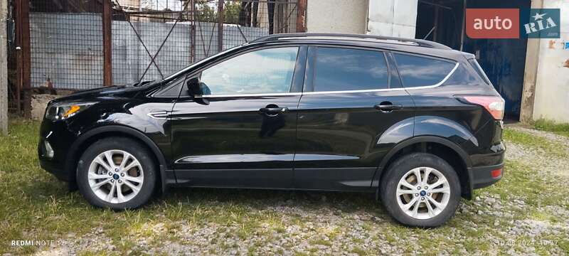 Внедорожник / Кроссовер Ford Escape 2017 в Черновцах