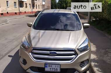 Внедорожник / Кроссовер Ford Escape 2017 в Ровно