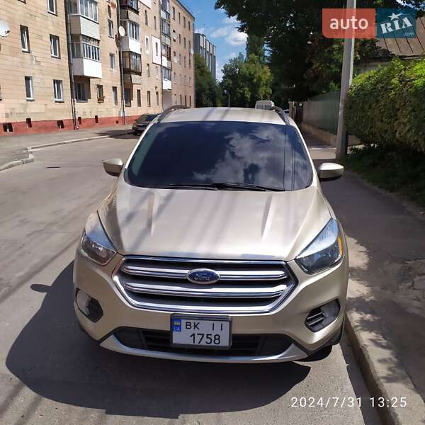 Внедорожник / Кроссовер Ford Escape 2017 в Ровно