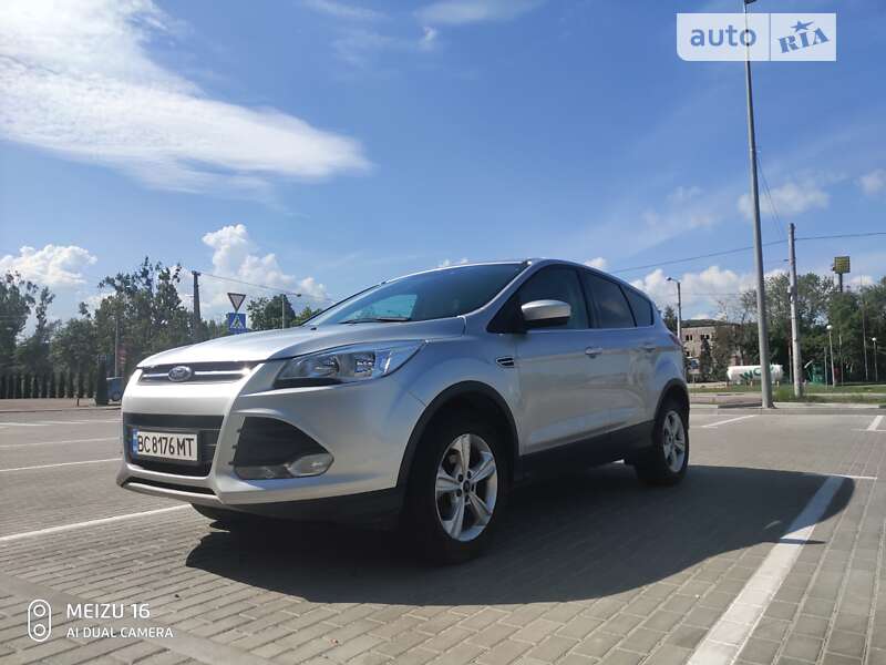 Позашляховик / Кросовер Ford Escape 2016 в 