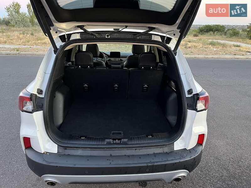 Внедорожник / Кроссовер Ford Escape 2020 в Николаеве