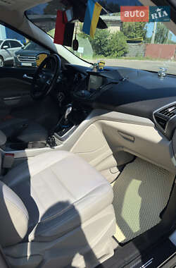 Внедорожник / Кроссовер Ford Escape 2012 в 