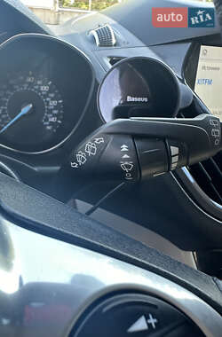 Внедорожник / Кроссовер Ford Escape 2012 в 