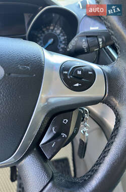 Внедорожник / Кроссовер Ford Escape 2012 в 