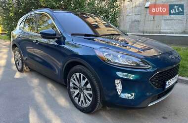 Внедорожник / Кроссовер Ford Escape 2020 в 