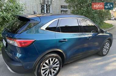 Внедорожник / Кроссовер Ford Escape 2020 в 