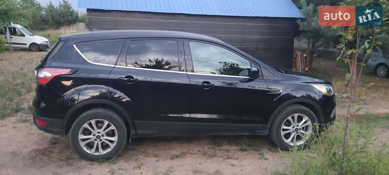 Внедорожник / Кроссовер Ford Escape 2016 в Днепре