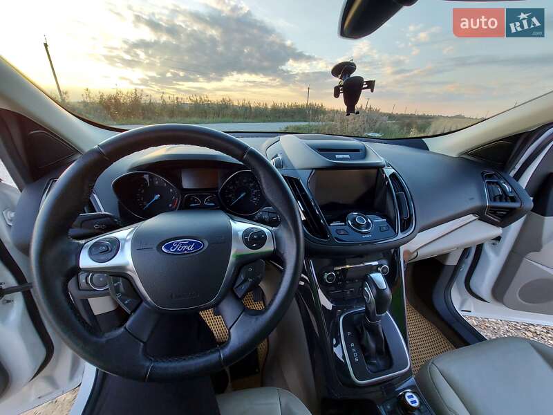 Внедорожник / Кроссовер Ford Escape 2013 в Обухове