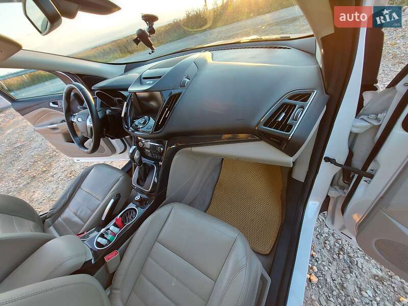 Внедорожник / Кроссовер Ford Escape 2013 в Обухове