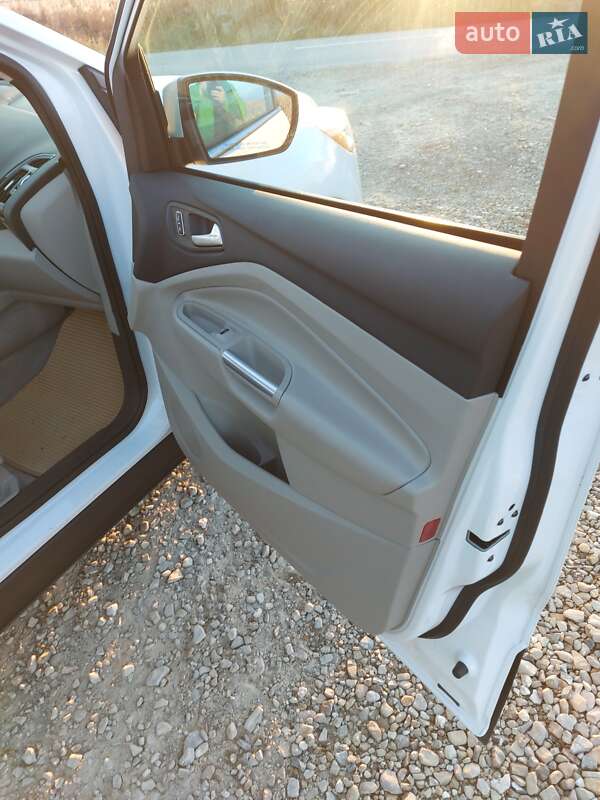 Внедорожник / Кроссовер Ford Escape 2013 в Обухове