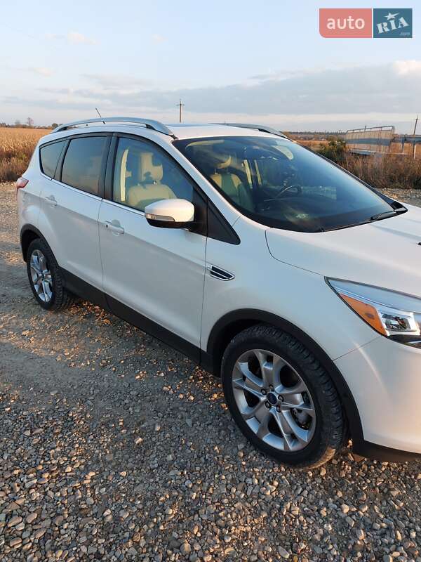 Внедорожник / Кроссовер Ford Escape 2013 в Обухове