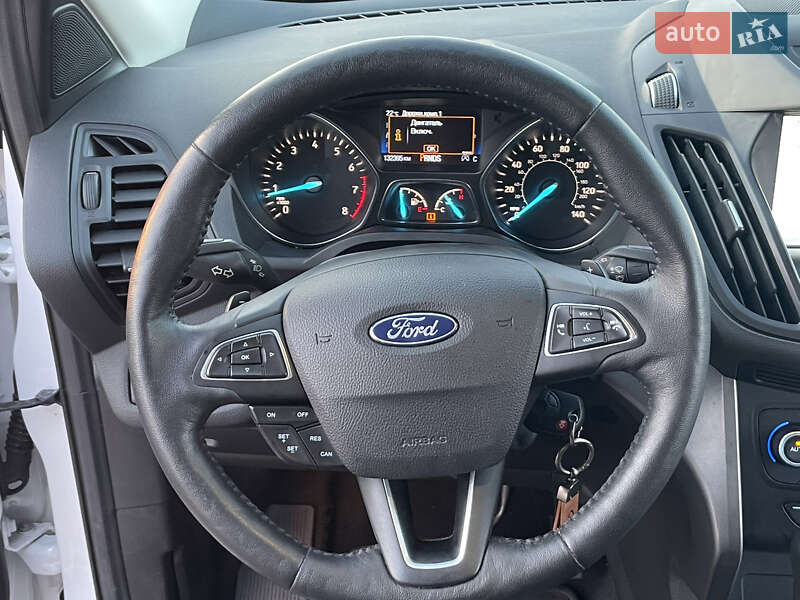 Позашляховик / Кросовер Ford Escape 2017 в Рівному