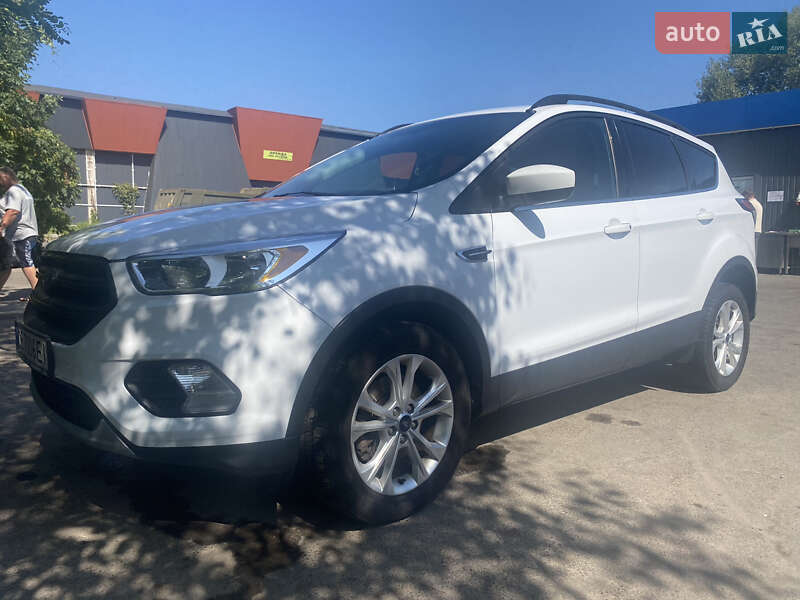 Позашляховик / Кросовер Ford Escape 2018 в Чернігові
