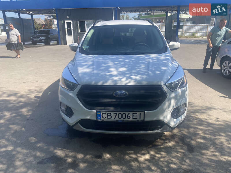 Позашляховик / Кросовер Ford Escape 2018 в Чернігові