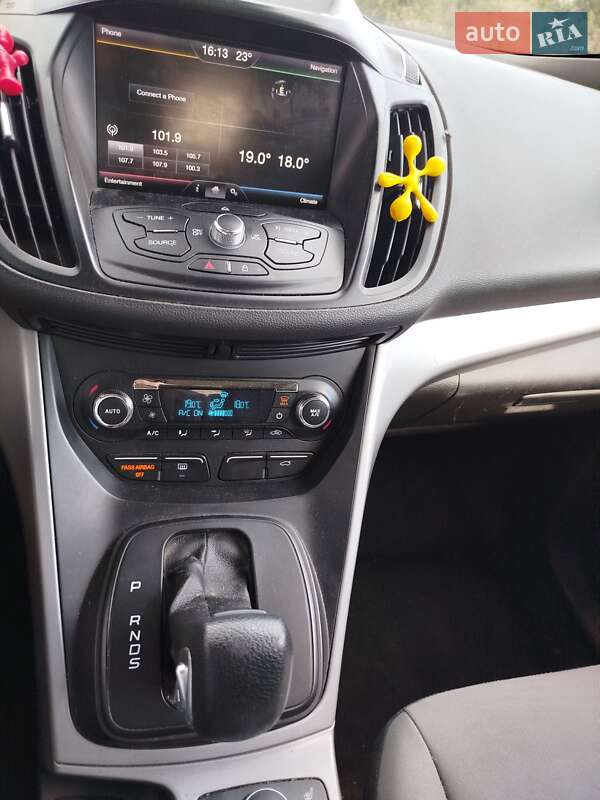 Внедорожник / Кроссовер Ford Escape 2014 в Ужгороде