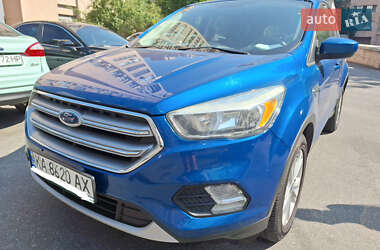 Внедорожник / Кроссовер Ford Escape 2016 в 