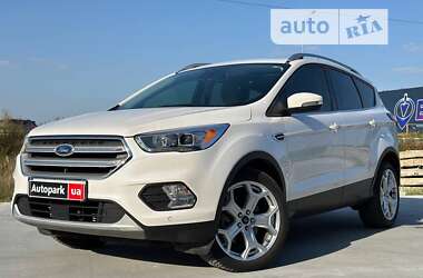 Внедорожник / Кроссовер Ford Escape 2018 в Львове