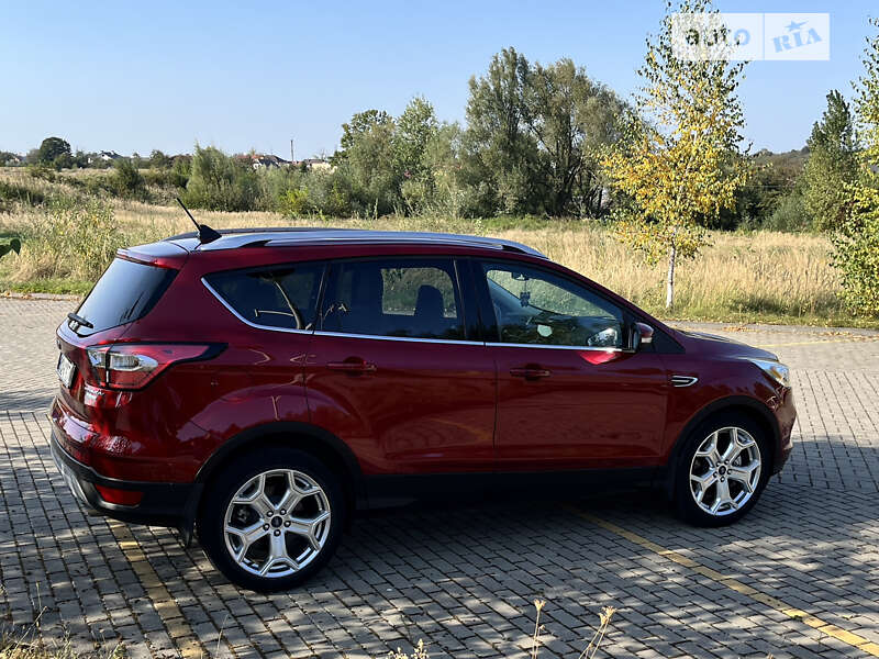 Внедорожник / Кроссовер Ford Escape 2017 в Дрогобыче