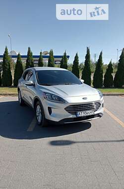 Внедорожник / Кроссовер Ford Escape 2020 в 