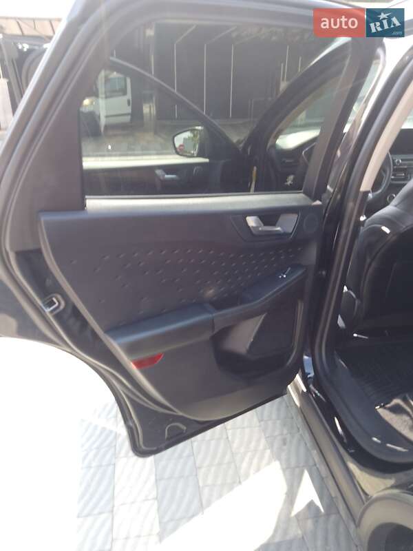 Внедорожник / Кроссовер Ford Escape 2019 в Ужгороде