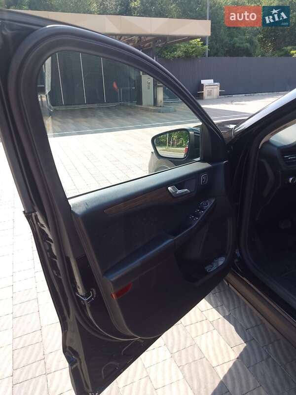 Внедорожник / Кроссовер Ford Escape 2019 в Ужгороде