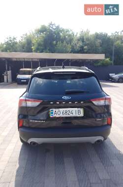 Внедорожник / Кроссовер Ford Escape 2019 в 