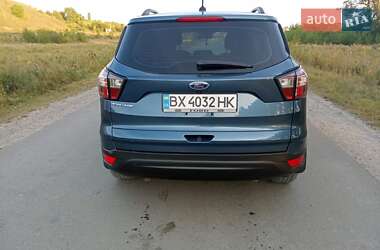 Внедорожник / Кроссовер Ford Escape 2018 в 