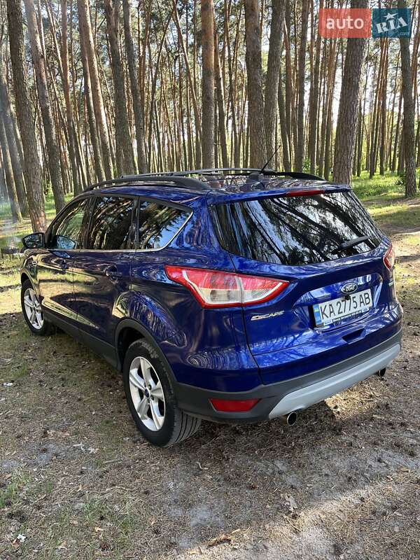 Внедорожник / Кроссовер Ford Escape 2012 в Сумах
