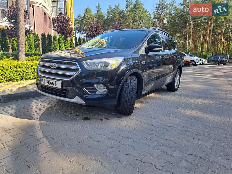 Внедорожник / Кроссовер Ford Escape 2016 в Гостомеле